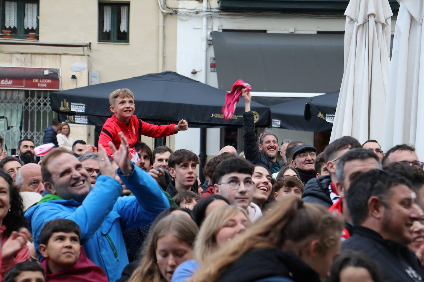 La afición recibe a la Cultural de baloncesto