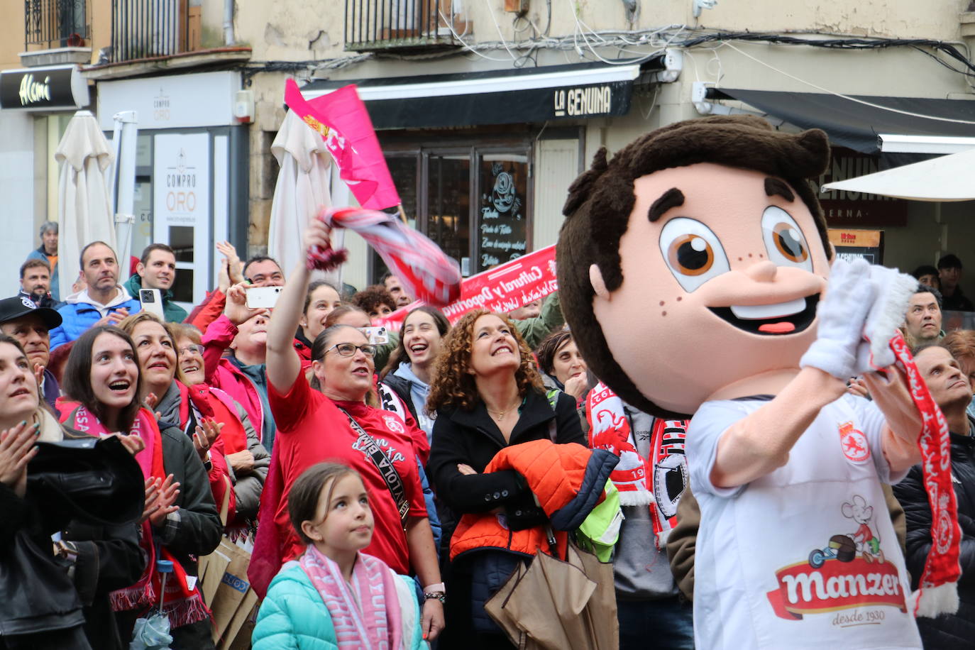 La afición recibe a la Cultural de baloncesto