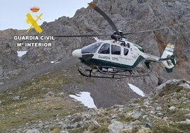 Helicóptero de la Guardia Civil que efectuó el rescate.