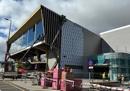 Obras en el Palacio de los Deportes de León.