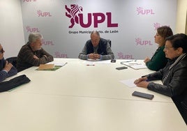 Encuentro entre UPL y la Coordinadora de León por la defensa del Sistema Público de Pensiones.