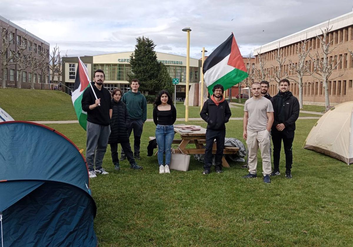 Acampada en el campus de Vegazana por Palestina.