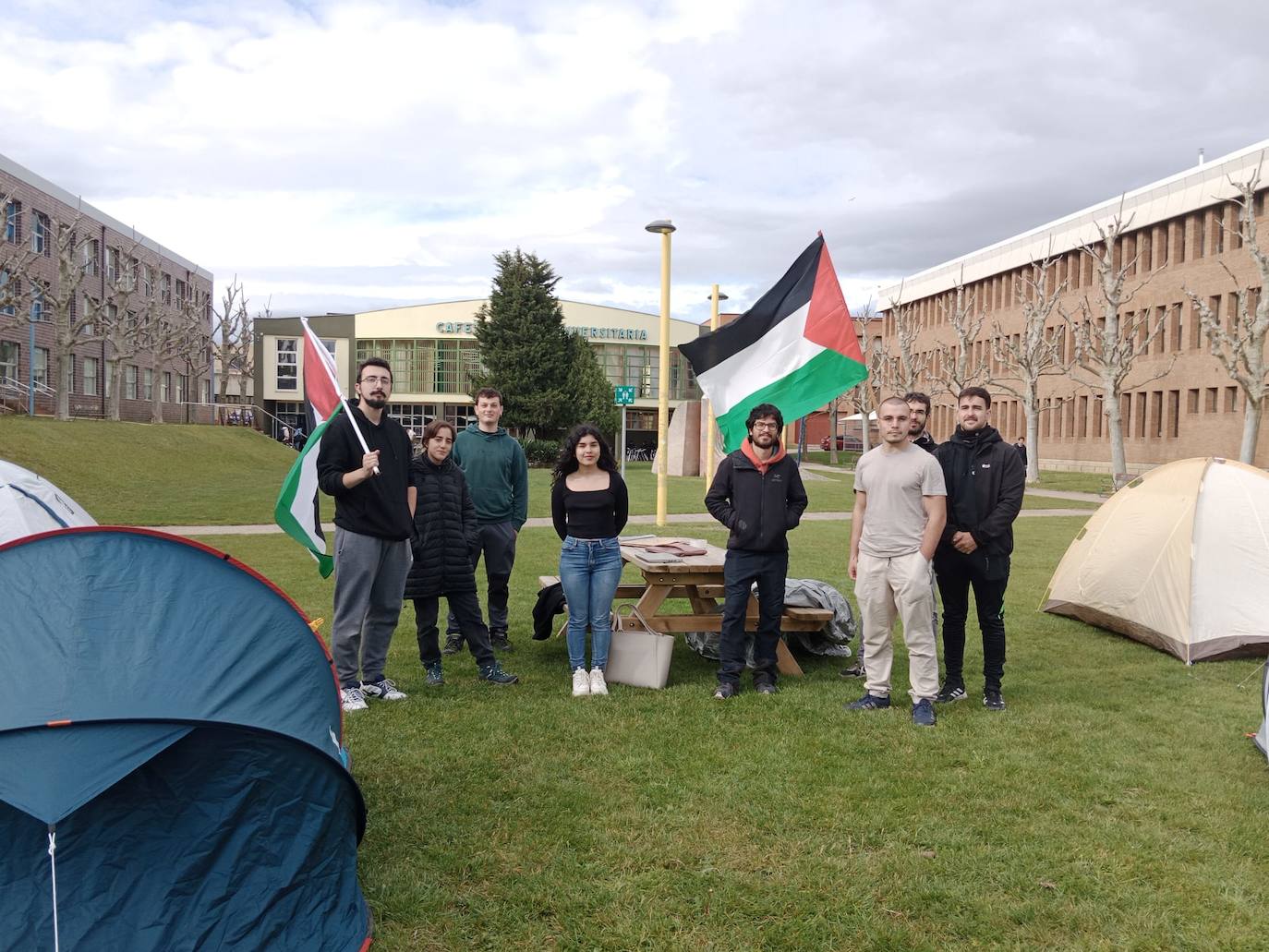 Acampada por Palestina en la Universidad de León