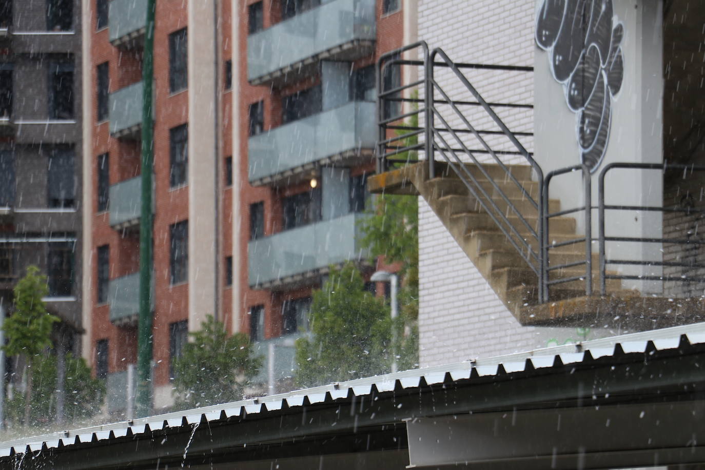 El granizo en mayo sorprende a León