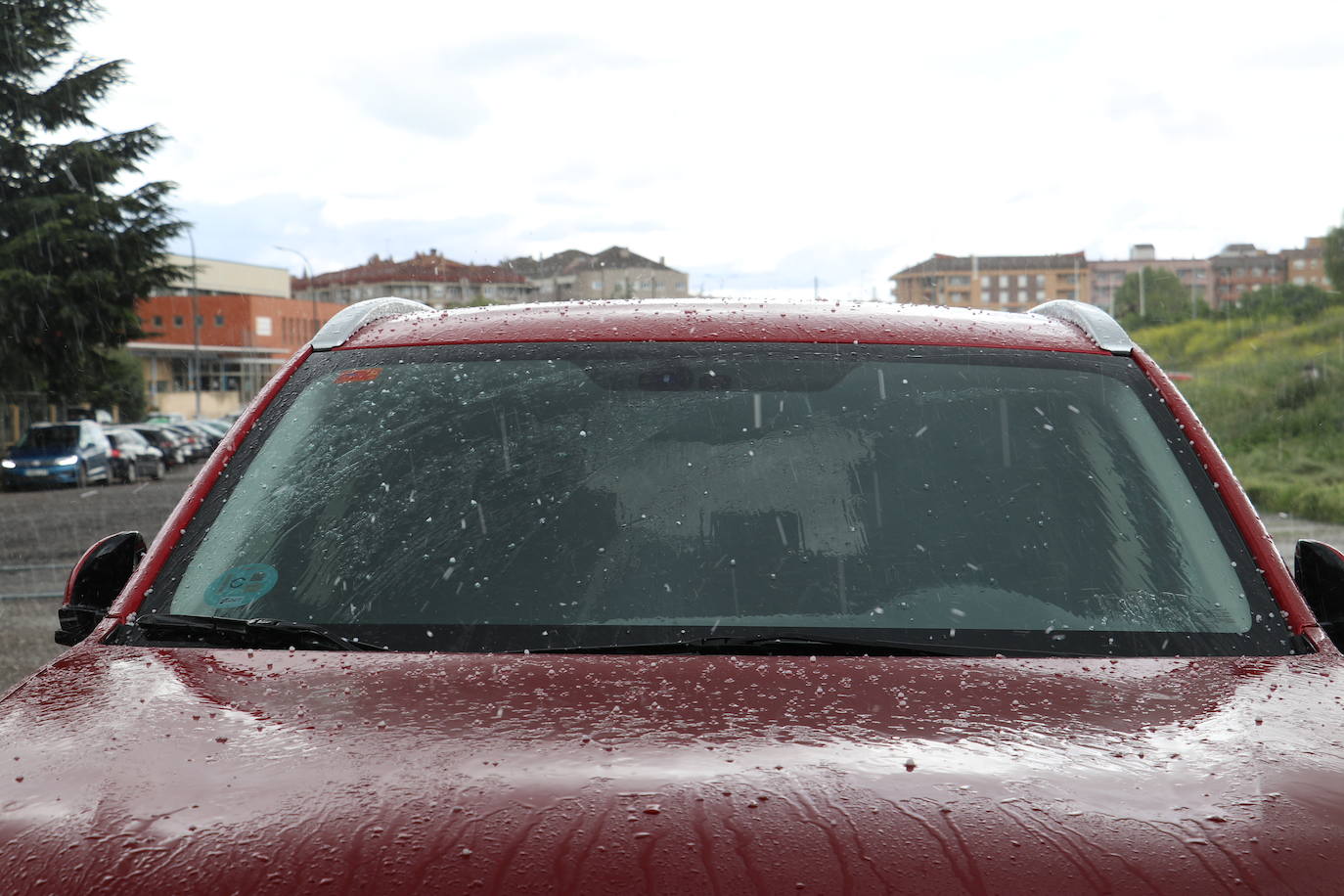 El granizo en mayo sorprende a León