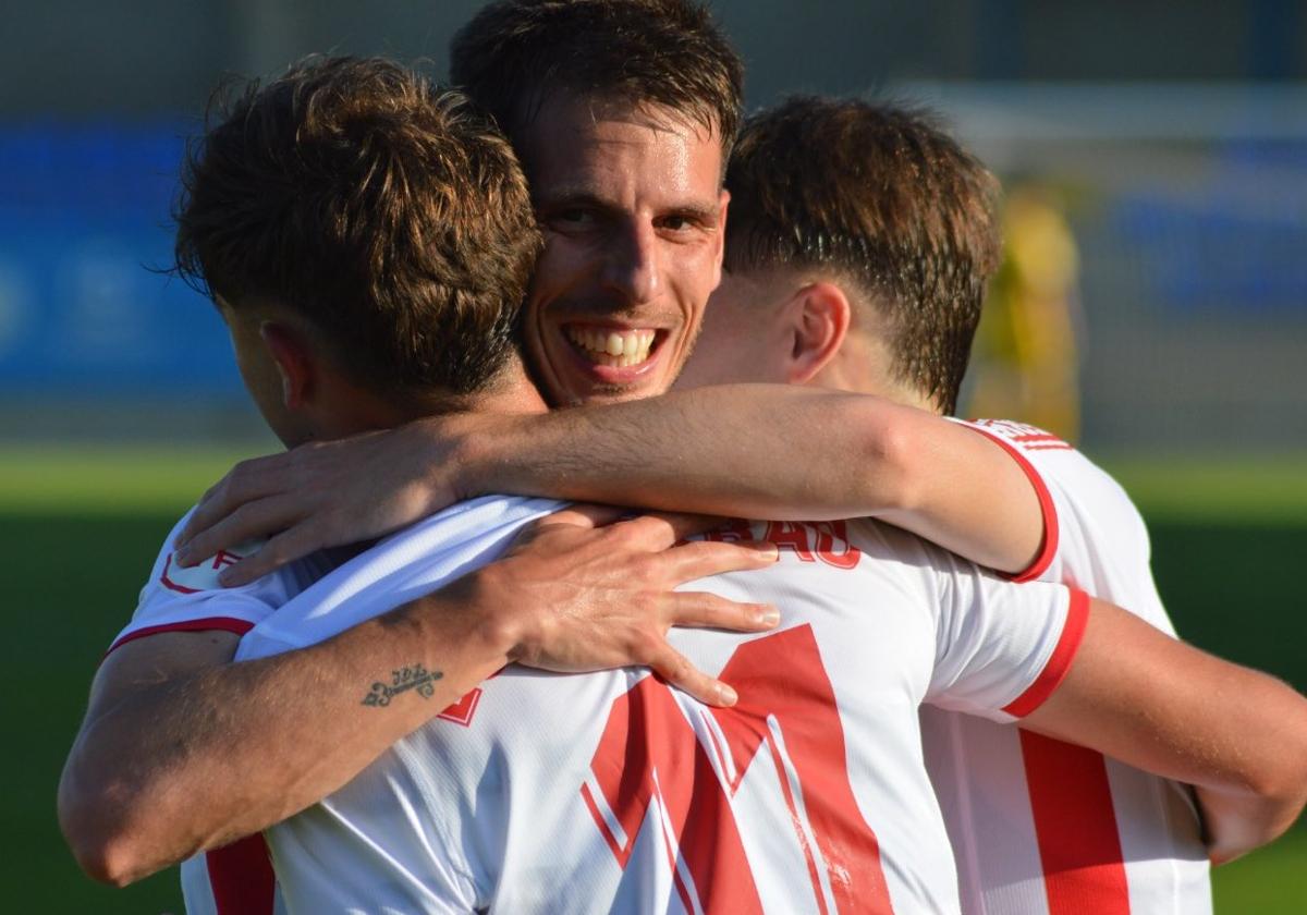 Calderón celebra el gol anotado ante el Cornellá.