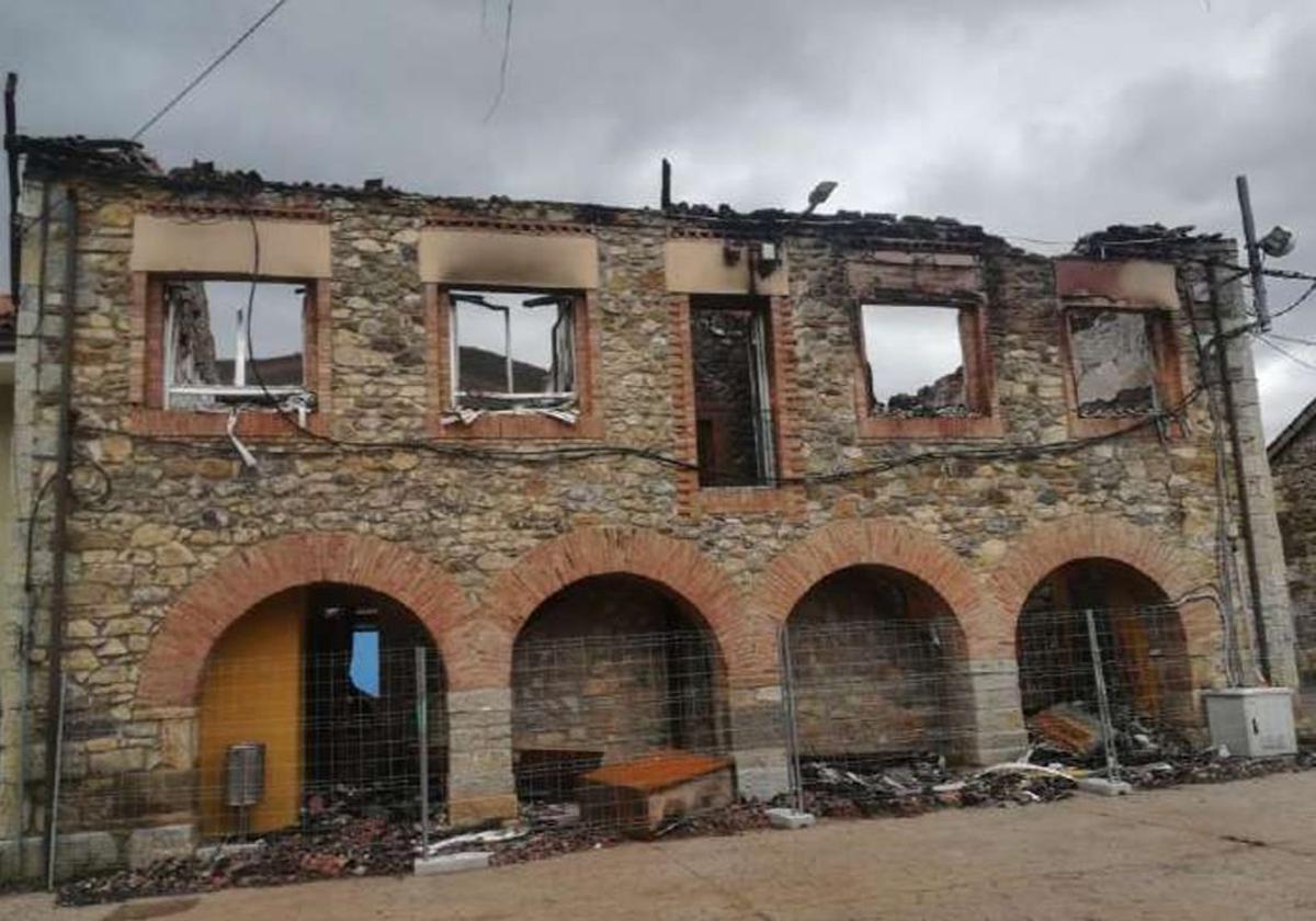 Imagen actual del estado de las antiguas escuelas de la localidad.