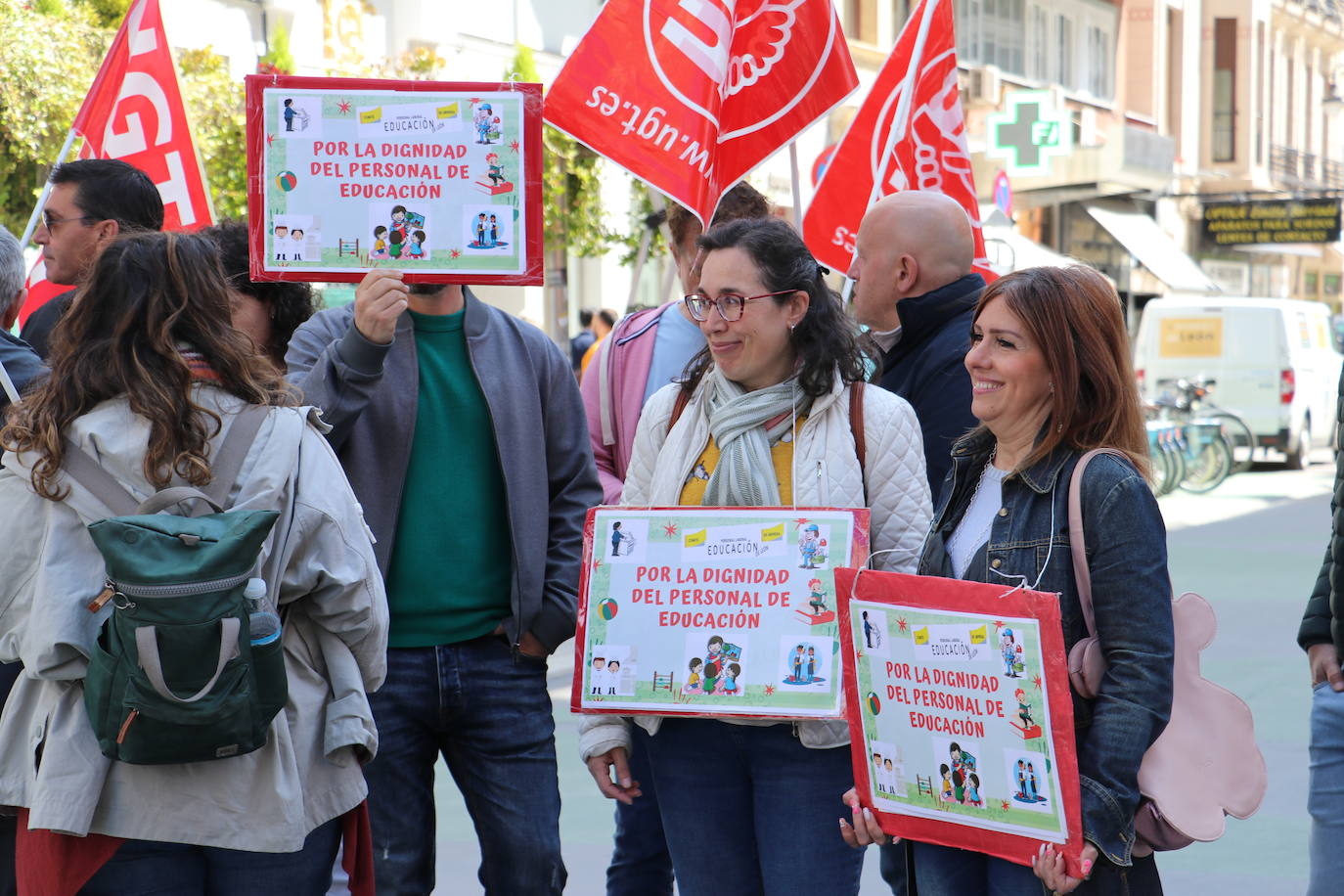 Protestas contra las deficiencias en los colegios de León