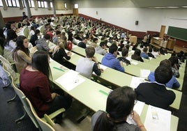Imagen de archivo de examen en la Universidad de León.