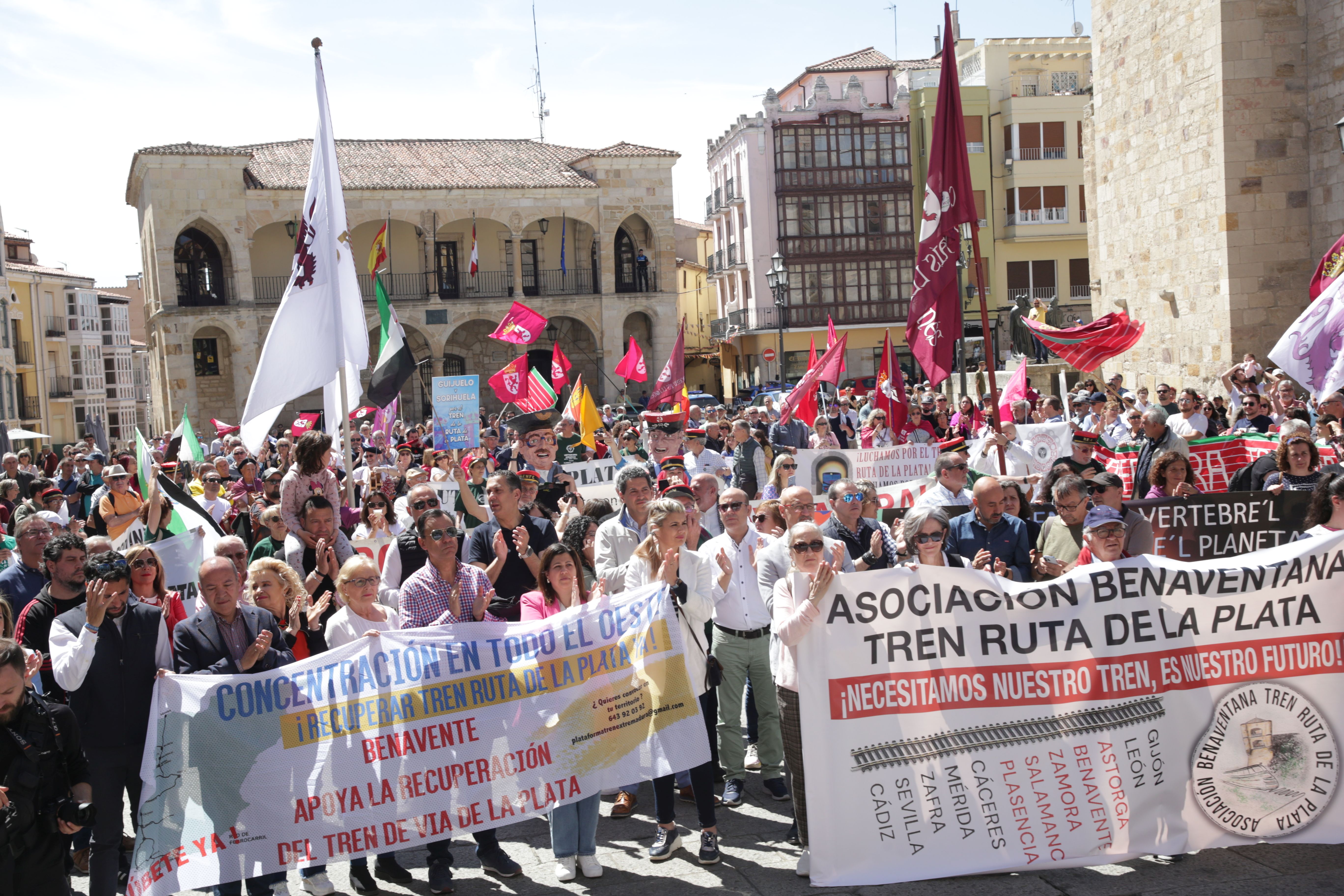 Concentración por la reapertura de la línea ferroviaria de la Ruta de la Plata en Zamora