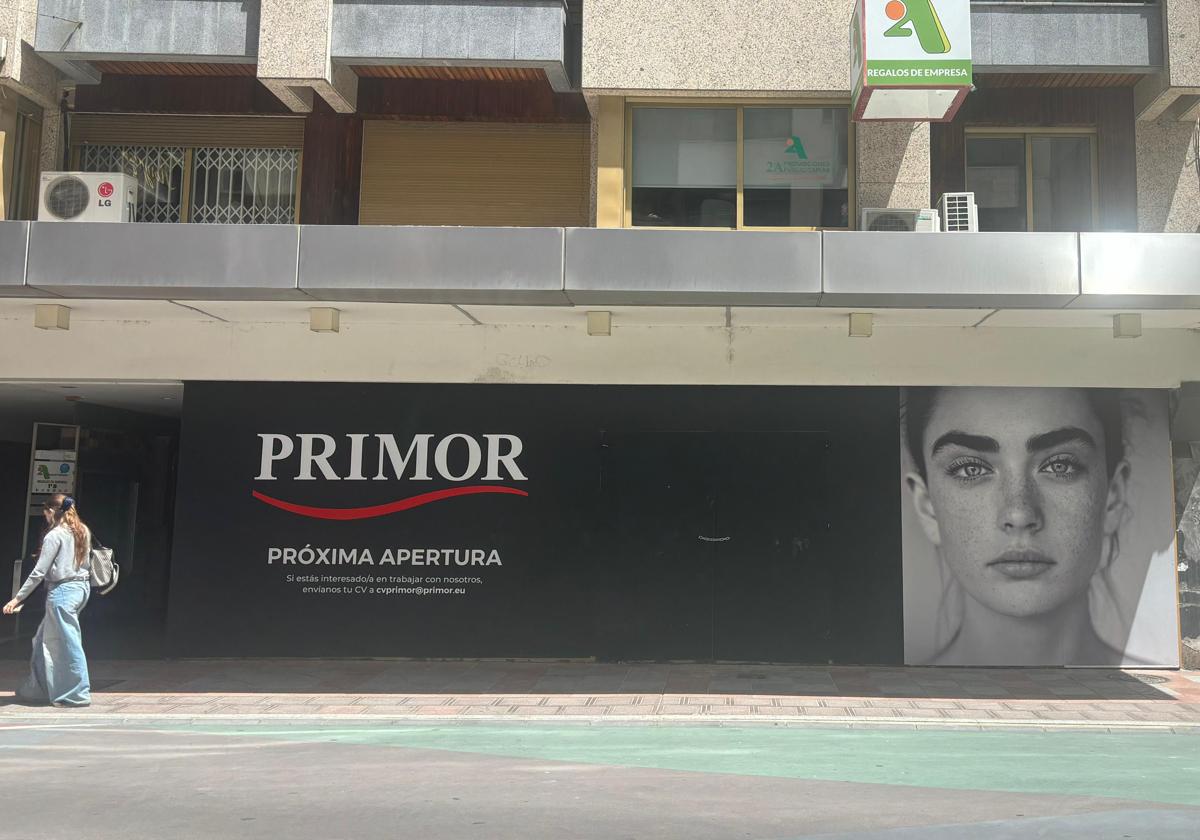 Fachada en la que se encuentra la próxima perfumería Primor en la calle Alcázar de Toledo.