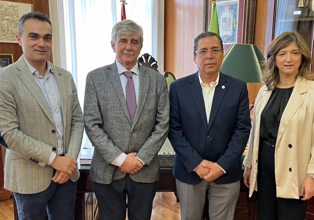 La ULE firma un convenio de colaboración con la universidad más prestigiosa de República Dominicana