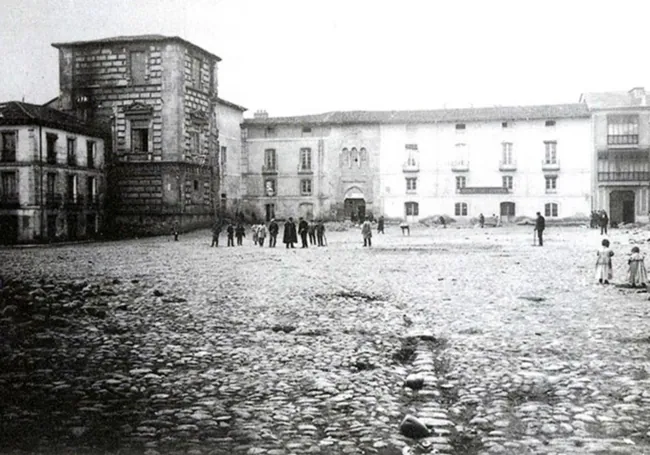 Plaza de los Condes de Luna.  1898.