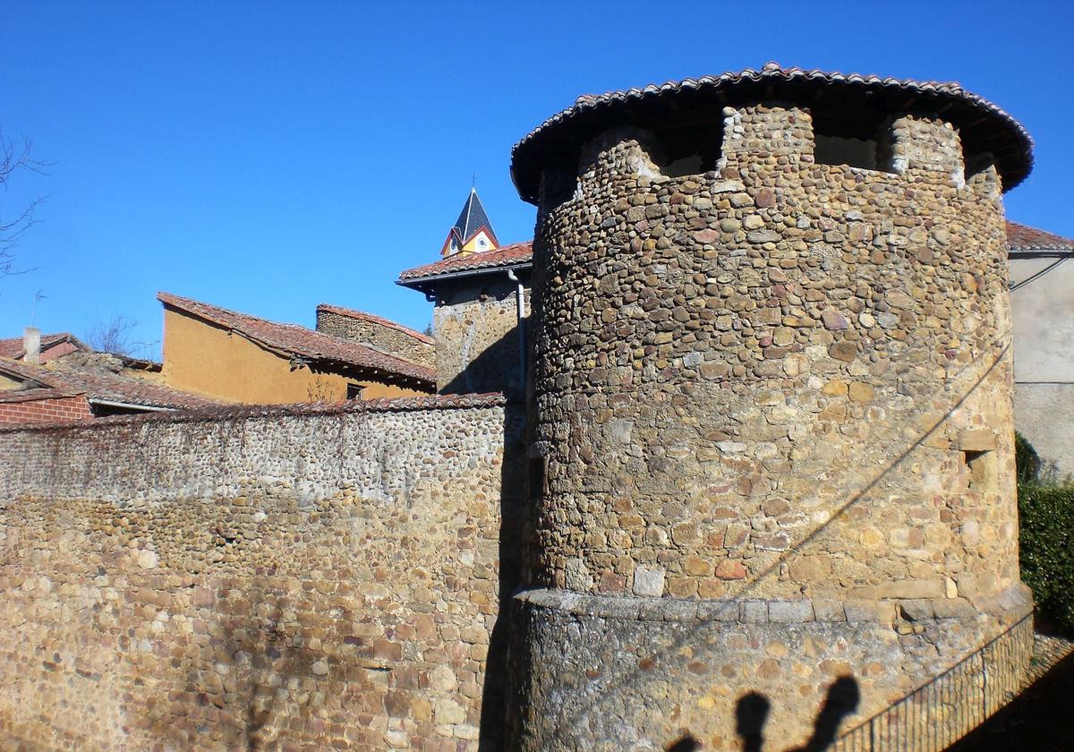 Almanza, en el pasado, importante aljama judía, junto con la de Cea y Sahagún, situadas en la ruta de la carretería de la Montaña de Riaño hacia Tierra de Campos.