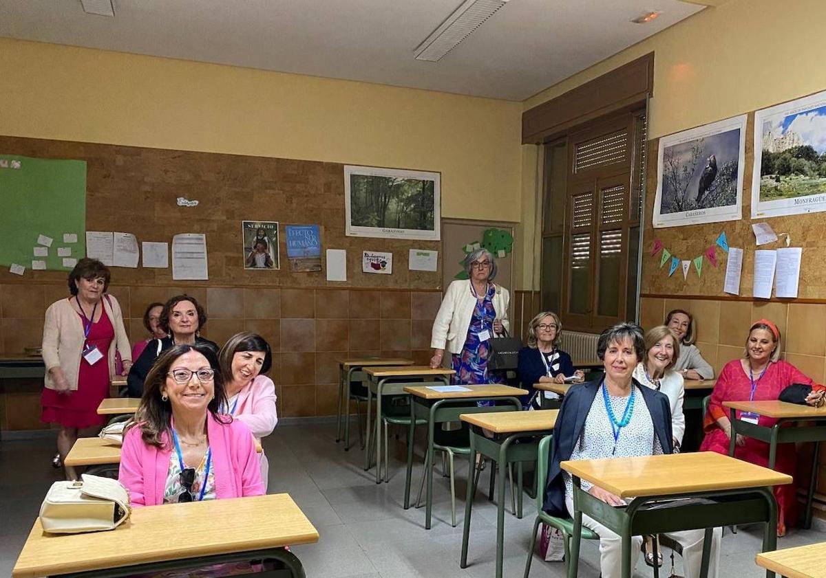 Imagen principal - Reencuentro de ex alumnas en el Colegio Ntra. Sra. del Carmen