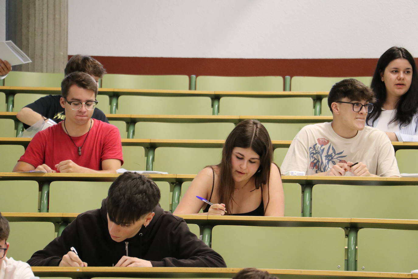 Los futuros universitarios de León se enfrentan a la EBAU