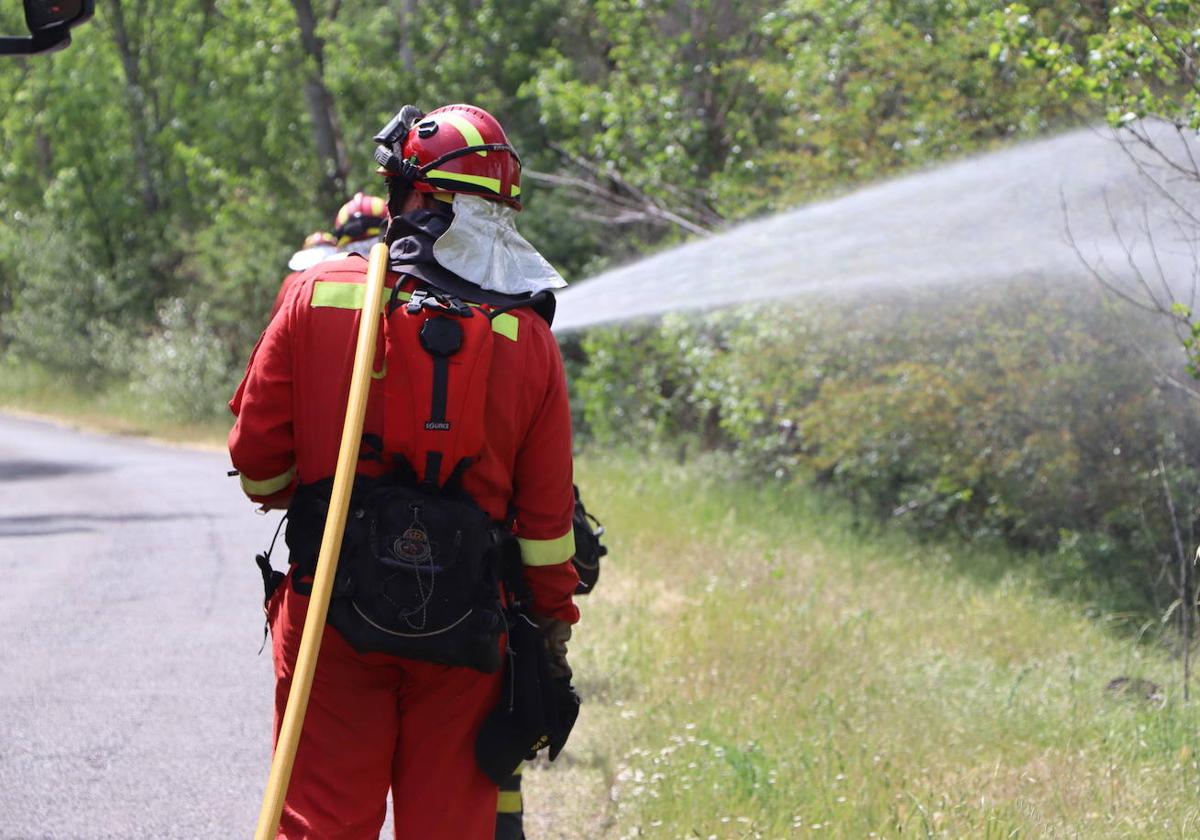 La UME se entrena en León para combatir incendios forestales