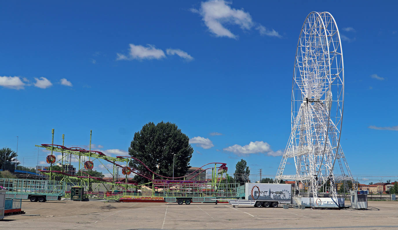 Las primeras atracciones en llegar a la feria de León