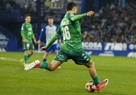 Esquerdo, en el partido ante la Deportiva en El Toralín.