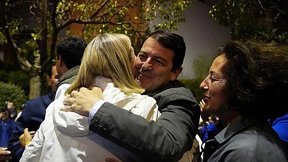 Mañueco cumple con su promesa: un triunfo incontestable del PP en Castilla y León