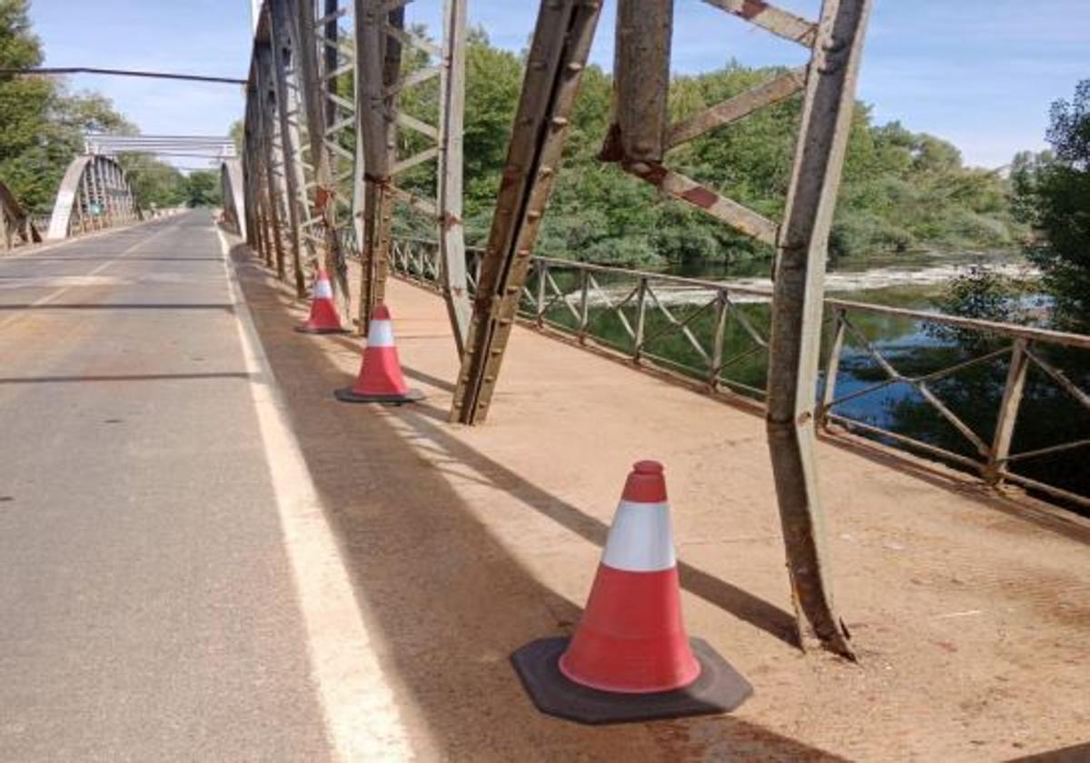 Daños en la estructura del Puente de Villafer.