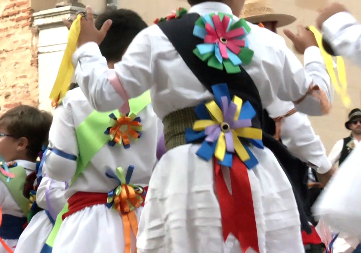 Los danzantes de Villamañan darán color a las fiestas de San Antonio de Pauda