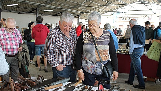 Un viaje al pasado en Camponaraya con su primera Feria de Antigüedades