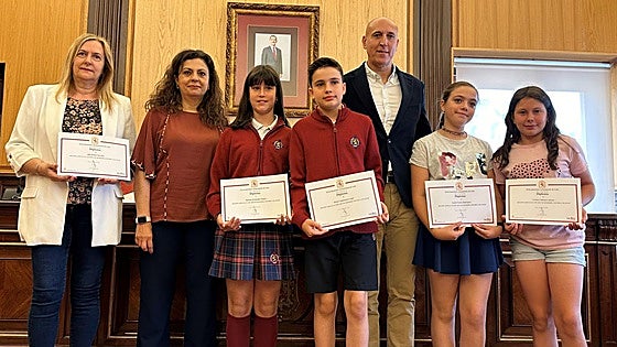 El Ayuntamiento de León premia los mejores relatos por la igualdad
