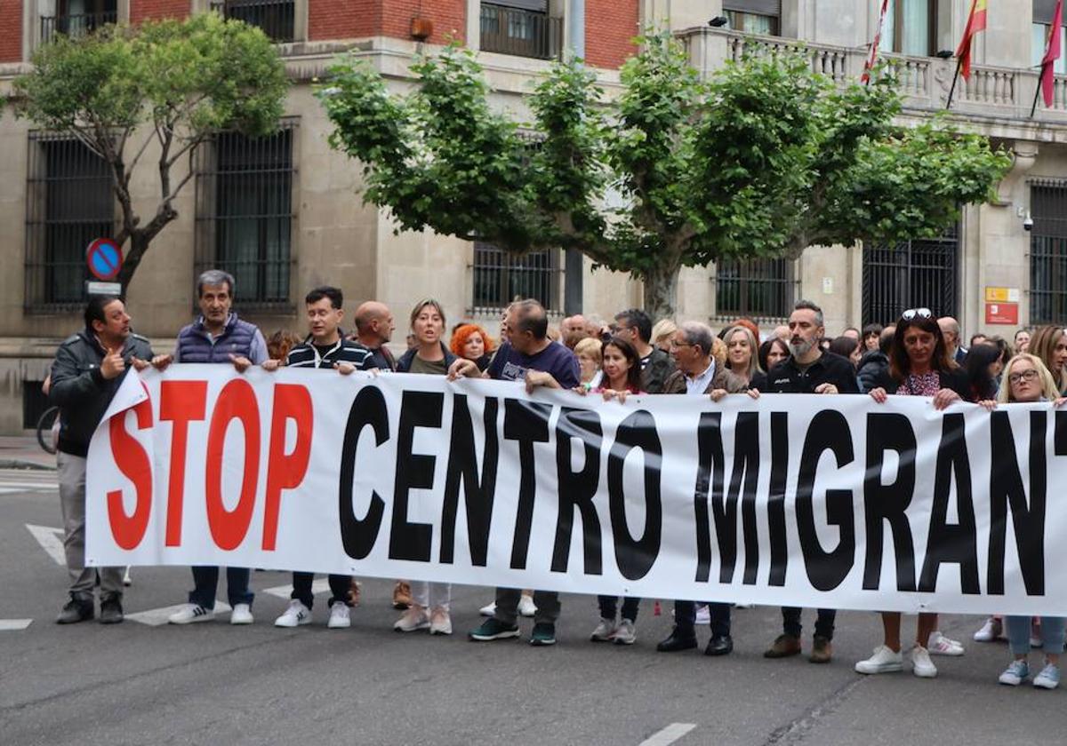 Segunda concentración por la apertura del Chalé del Pozo