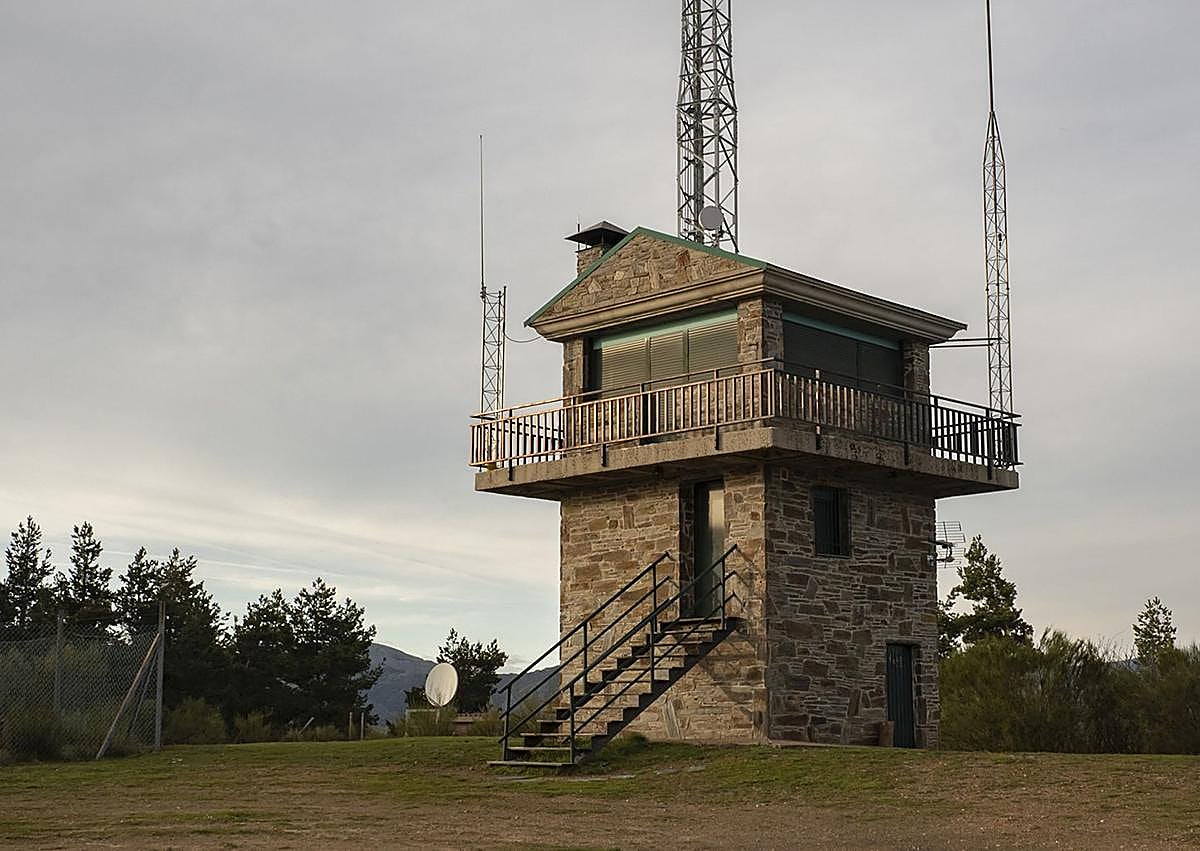 Imagen secundaria 1 - El fuego que suena en &#039;Ninguna noche en llamas&#039;
