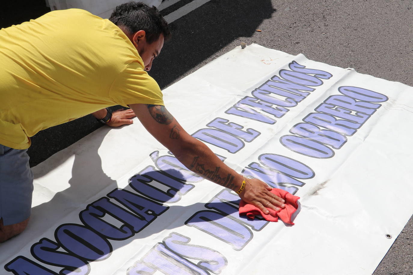 Instalación de las carpas de las Asociaciones de Vecinos de León