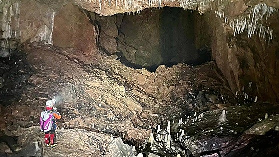 Descubren una nueva sala de Valporquero con restos de pequeños mamíferos