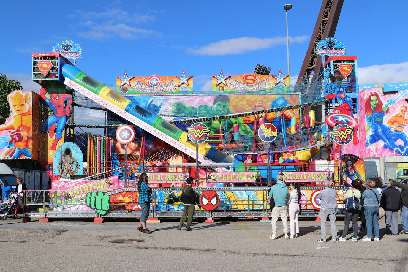 La feria abre sus puertas a las fiestas de San Juan y San Pedro