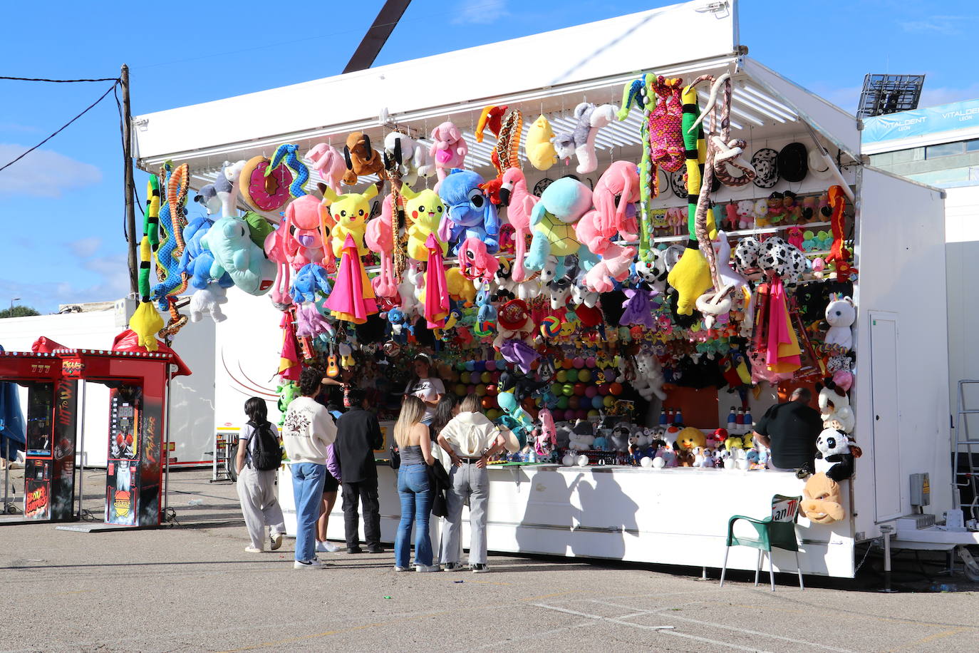 La feria abre sus puertas a las fiestas de San Juan y San Pedro