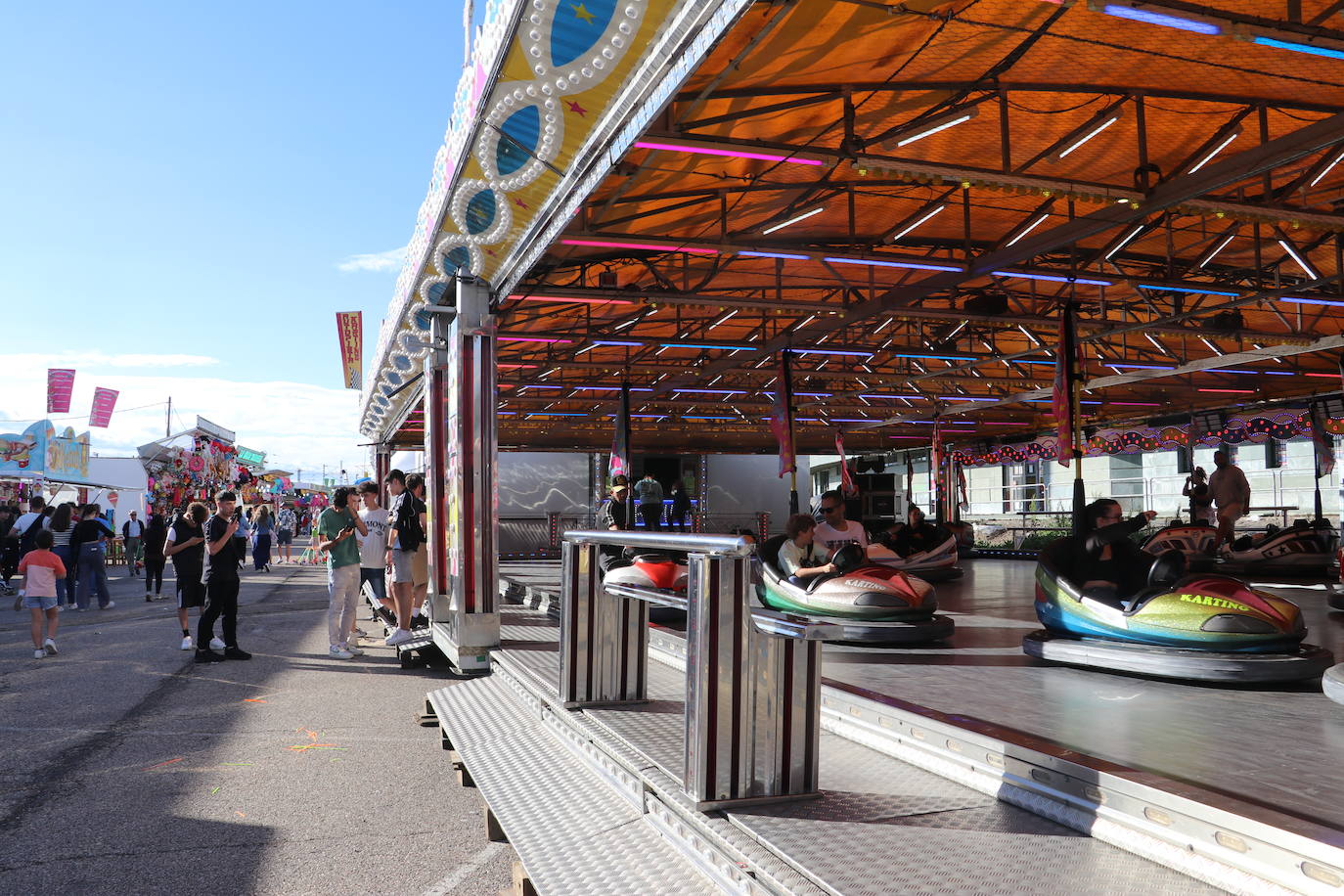 La feria abre sus puertas a las fiestas de San Juan y San Pedro