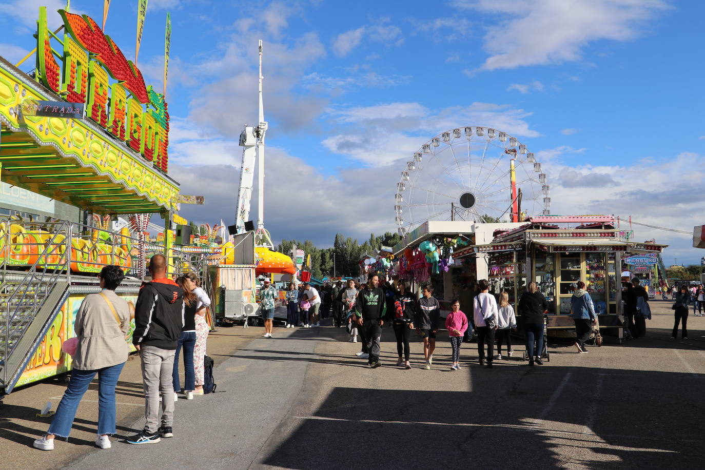 La feria abre sus puertas a las fiestas de San Juan y San Pedro