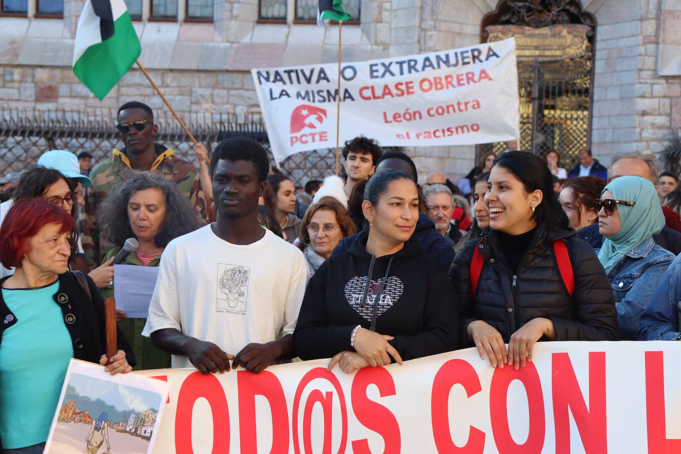 Medio millar de personas se concentran en Botines por el Día Mundial del Refugiado