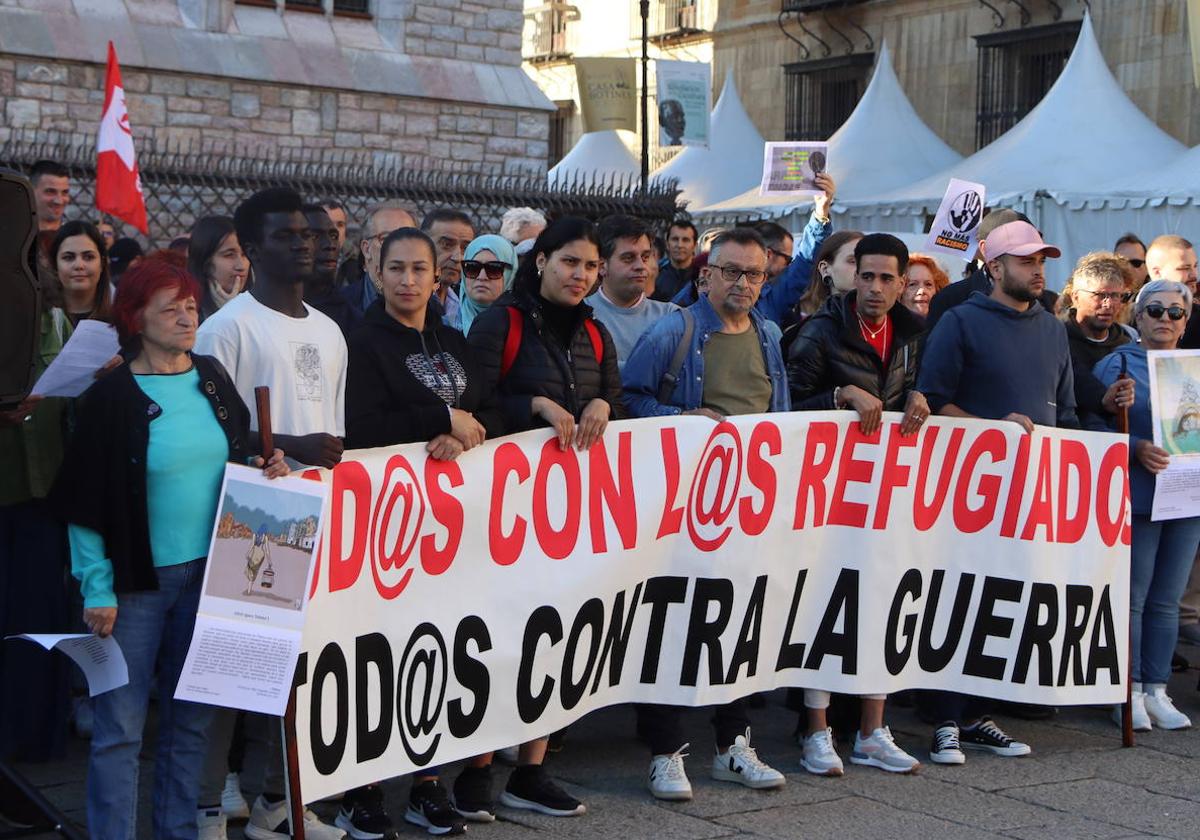 Medio millar de personas se concentran en Botines por el Día Mundial del Refugiado