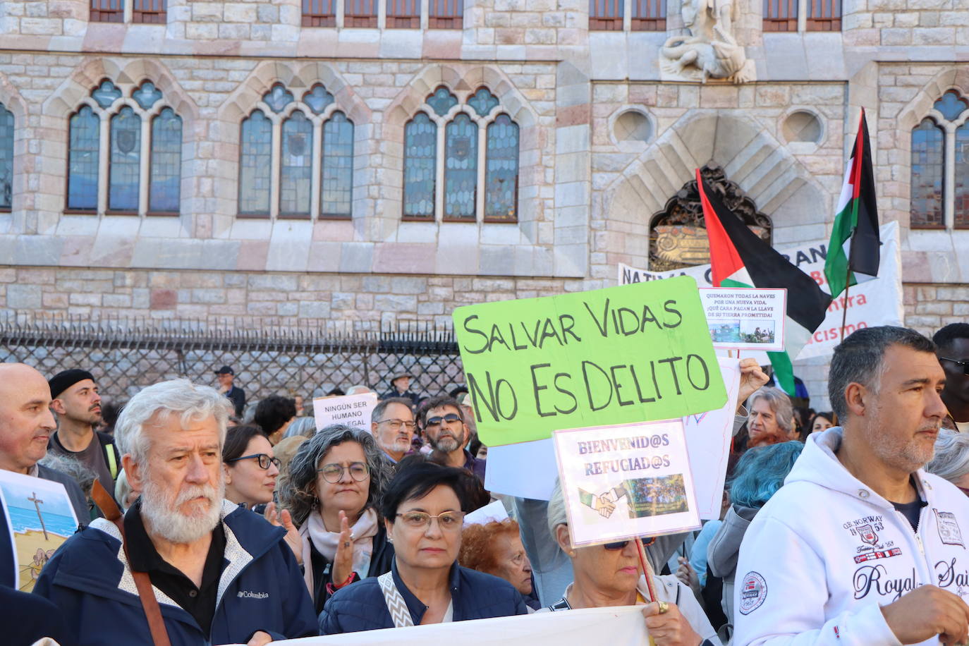 Medio millar de personas se concentran en Botines por el Día Mundial del Refugiado