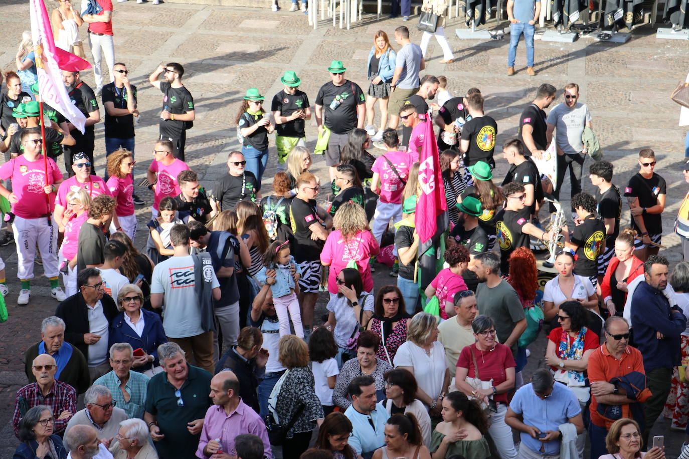La Cultural de Baloncesto da el pregón de las fiestas de León