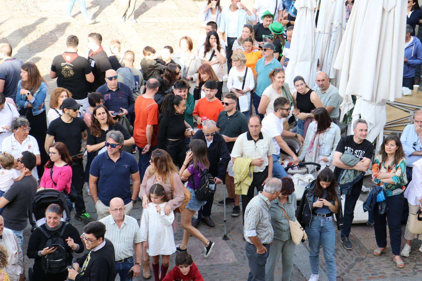 La Cultural de Baloncesto da el pregón de las fiestas de León