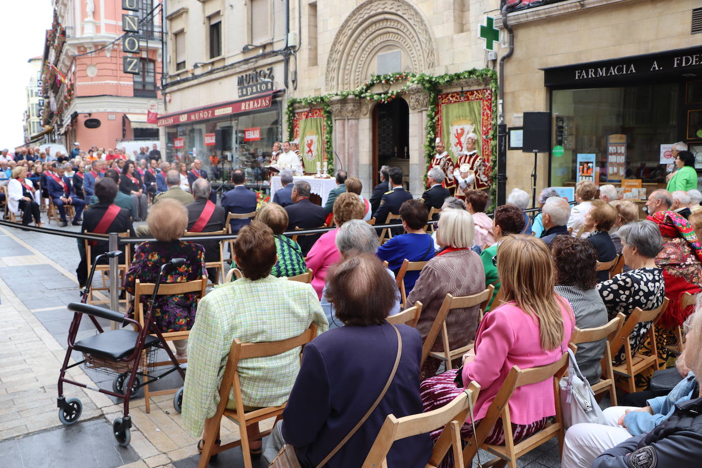 Misa tradicional de San Juan en la calle Ancha