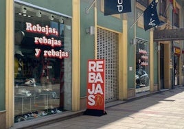 Comienzo de las rebajas en León.