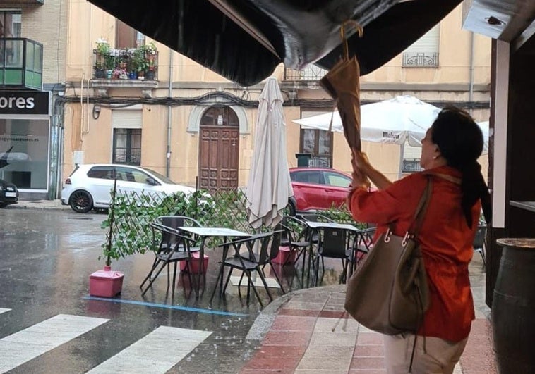 Efectos de la lluvia en León.