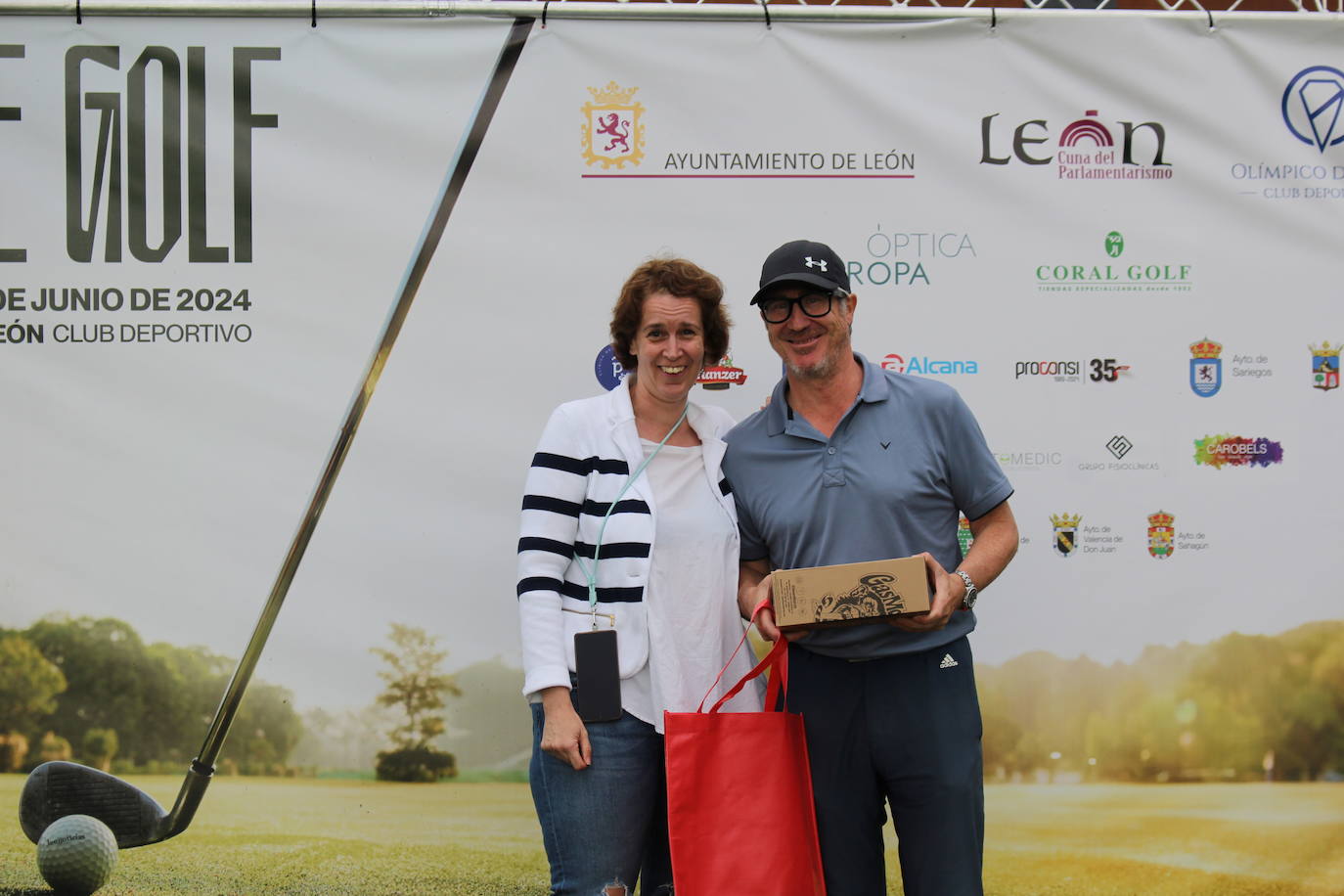 Ganadores y sorteo de regalos del IV Torneo de Golf