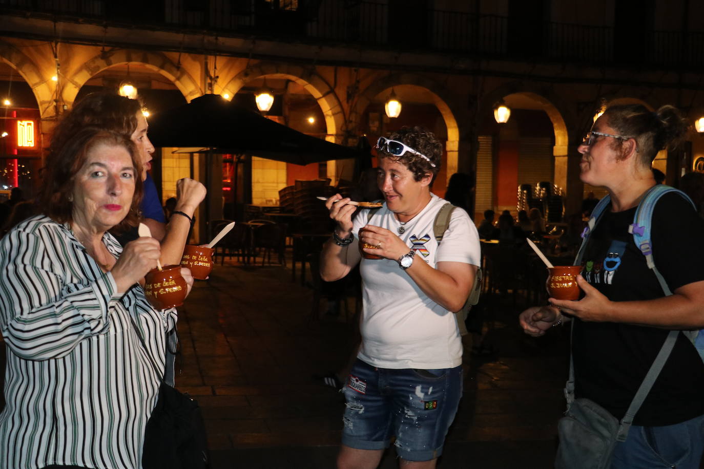 La Plaza Mayor se llena de sopas de ajo