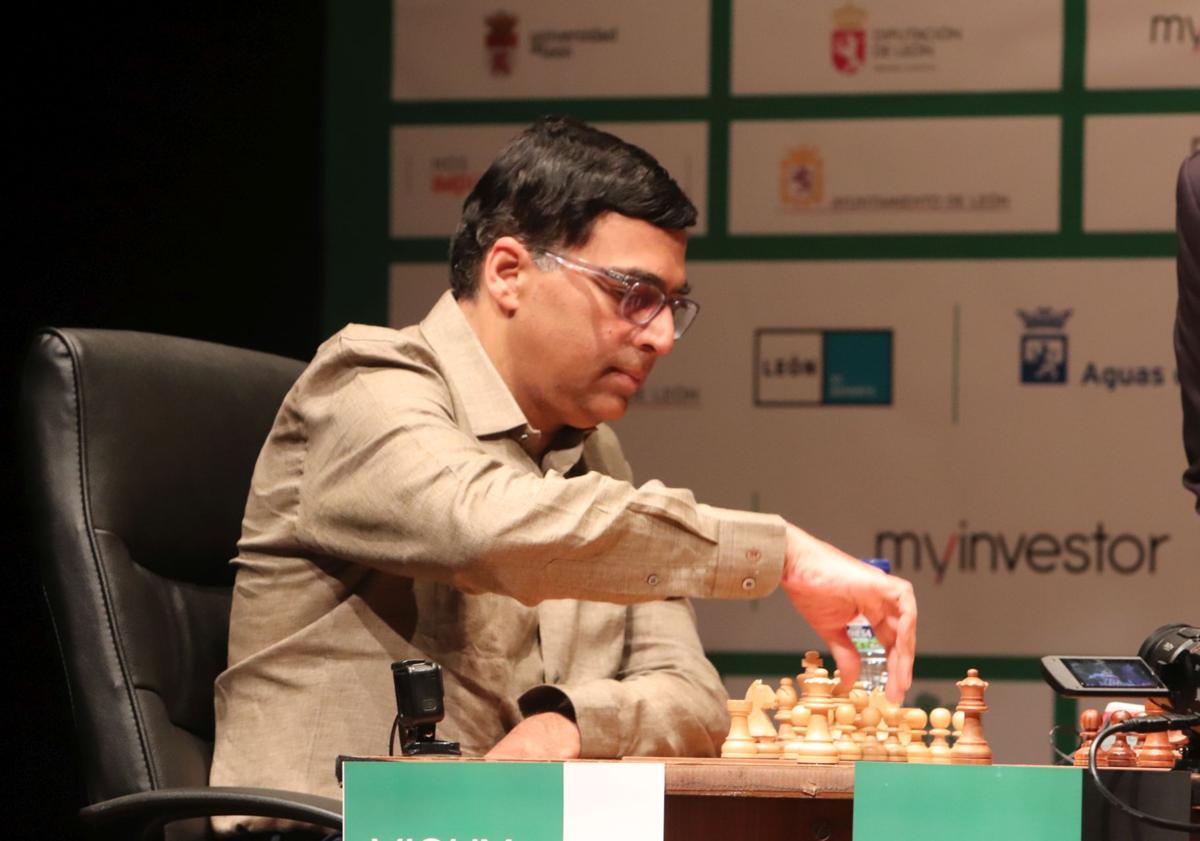Imagen principal - El sueño leonés no pudo ser: Anand se proclama por décima vez campeón en León