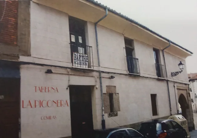 Fotografías de la Casa del Conde Rebolledo durante su rehabilitación. Archivo Municipal de León.