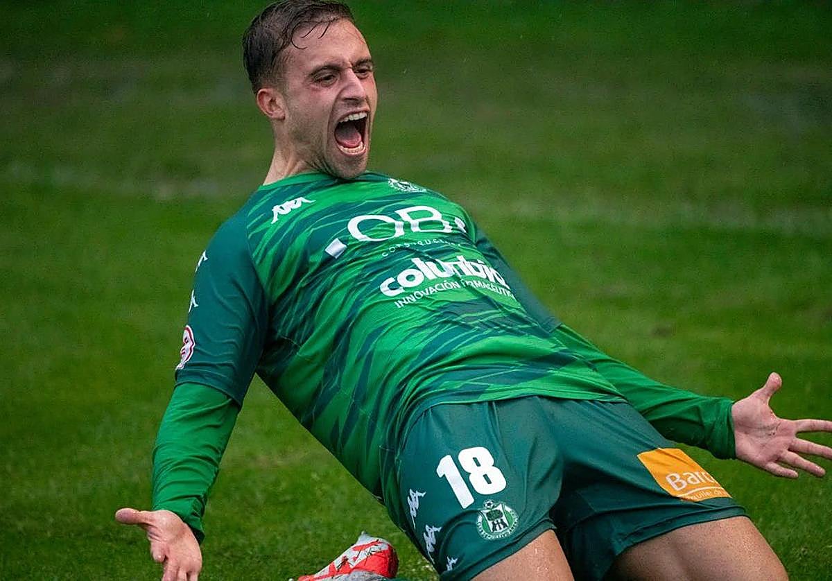 Álvaro Ramón, en un partido con el Arenteiro.