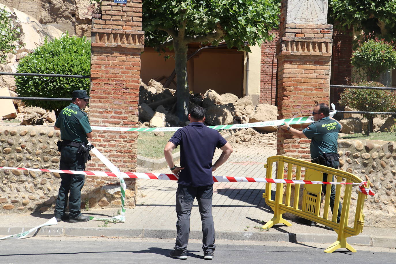 Se cae la torre de la iglesia de Villaturiel